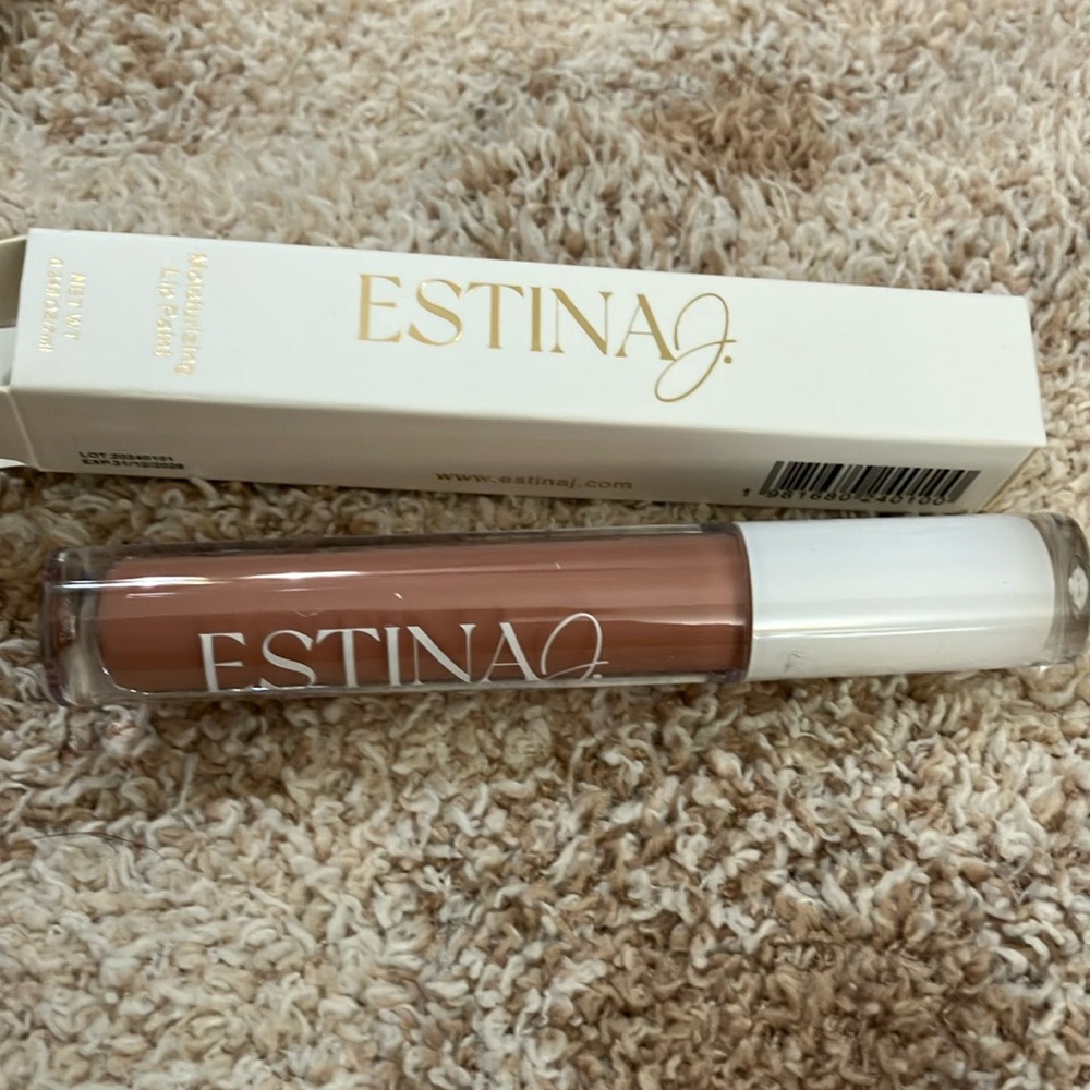 Estinj moisturizing lip paint in Latte. NIB
